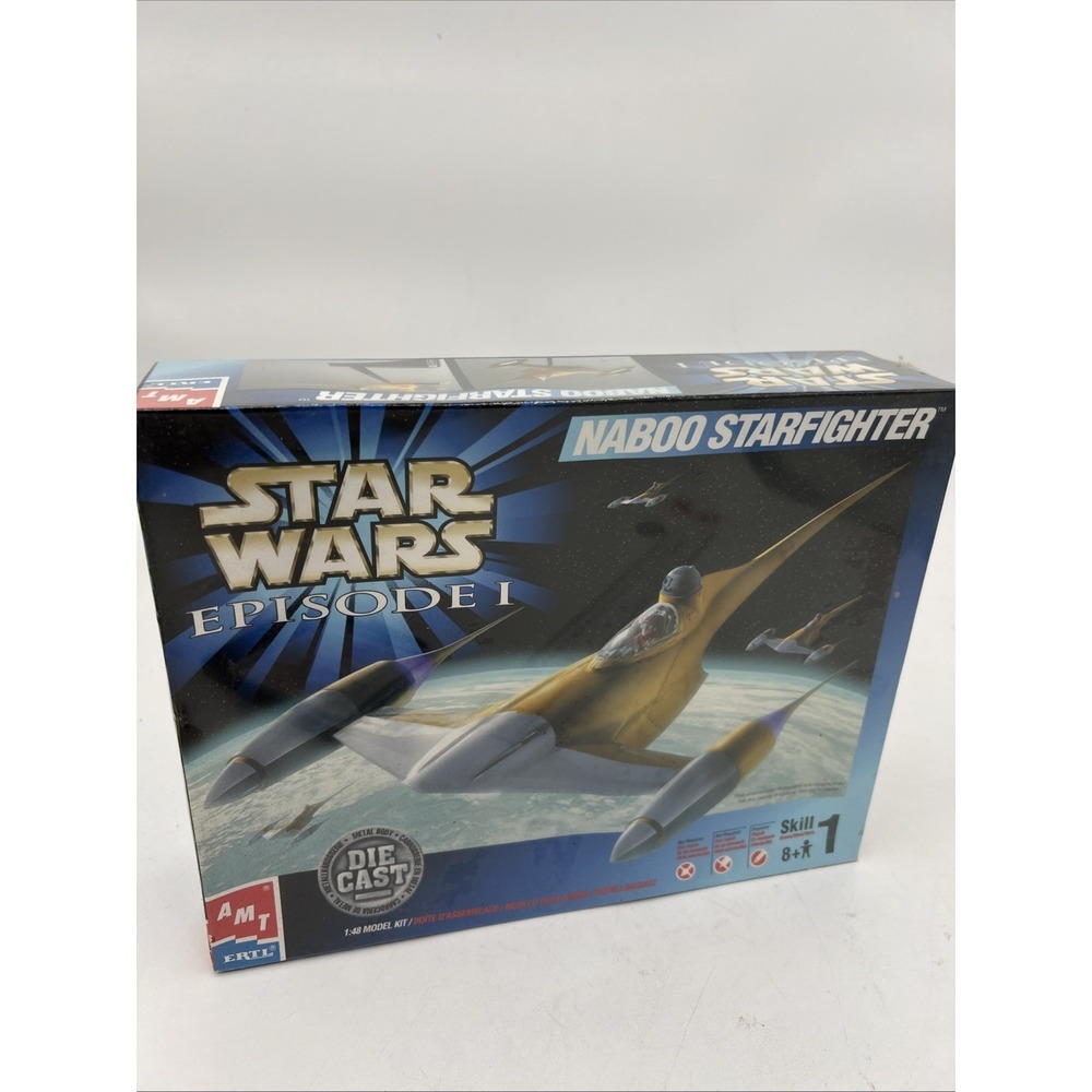 AMT 30130 Model Kit -Yellow